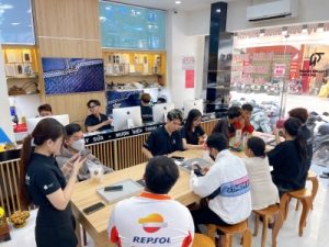 Ép kính điện thoại giá rẻ Tri Tôn