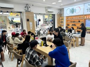 Ép kính điện thoại Tri Tôn