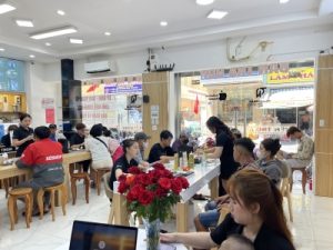 Thay kính cường lực điện thoại Tri Tôn
