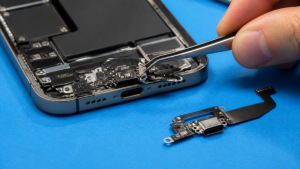 Thay Chân Sạc iPhone 17 Pro Max Chính Hãng Lấy Liền Hòa Hưng | Sang Di Động