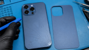 Thay Kính Lưng iPhone 15 Pro Gần Công Viên Lê Thị Riêng: Nứt Lưng, Vỡ Mặt Sau