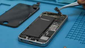 Thay Camera Sau iPhone SE 2022 Ở Quận 10: Dấu Hiệu Hỏng Và Thời Gian Làm
